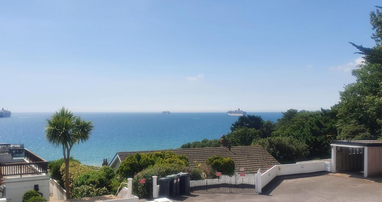 A Beautiful Apartment With Stunning Sea Views & Private Balcony Μπόρνμουθ Εξωτερικό φωτογραφία
