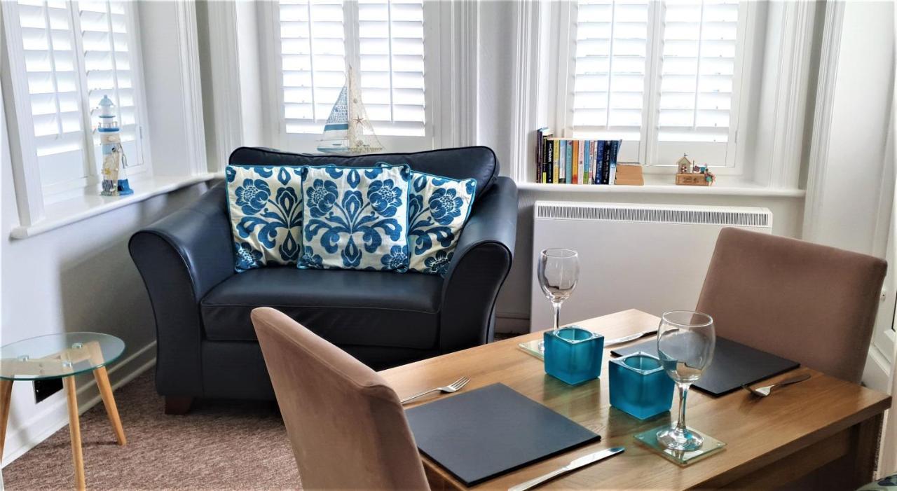 A Beautiful Apartment With Stunning Sea Views & Private Balcony Μπόρνμουθ Εξωτερικό φωτογραφία