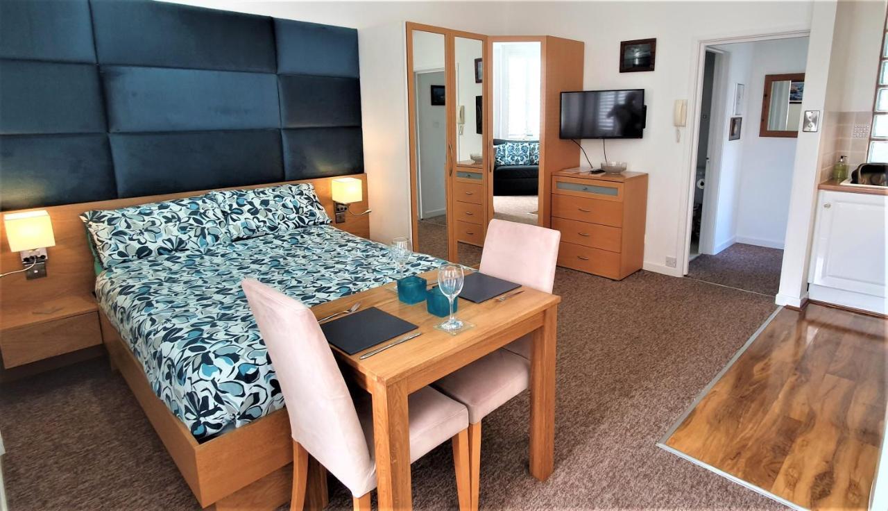 A Beautiful Apartment With Stunning Sea Views & Private Balcony Μπόρνμουθ Εξωτερικό φωτογραφία